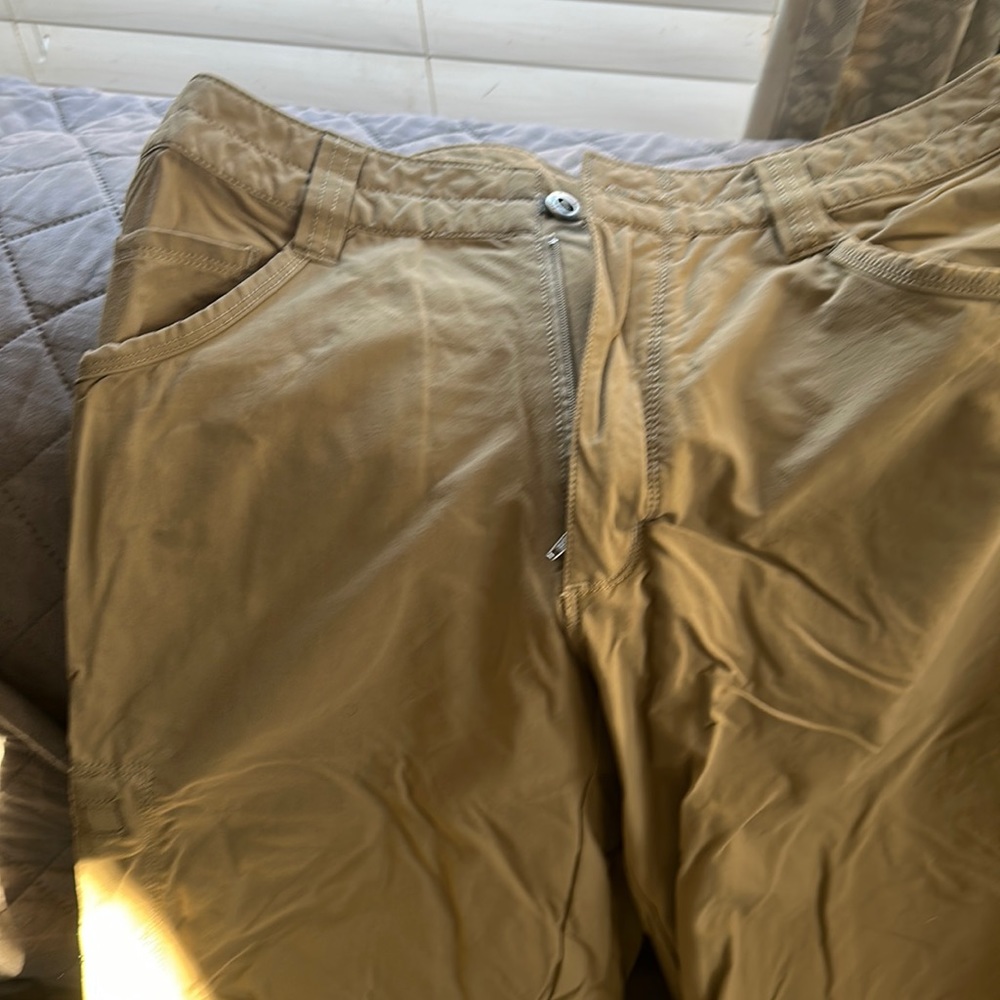 Mens Patagonia pants sz 33, Fall 14